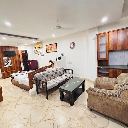 Hauz Khas Villa New Delhi Exterior photo