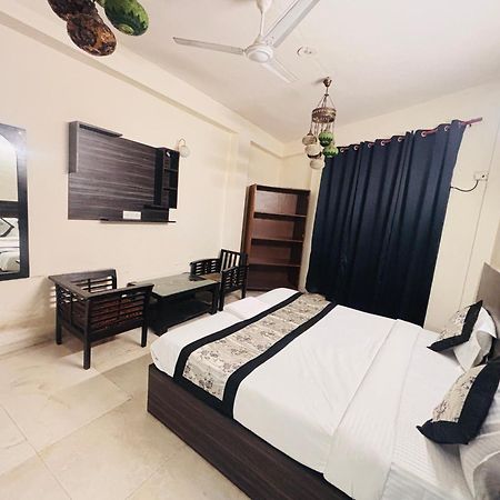 Hauz Khas Villa New Delhi Exterior photo