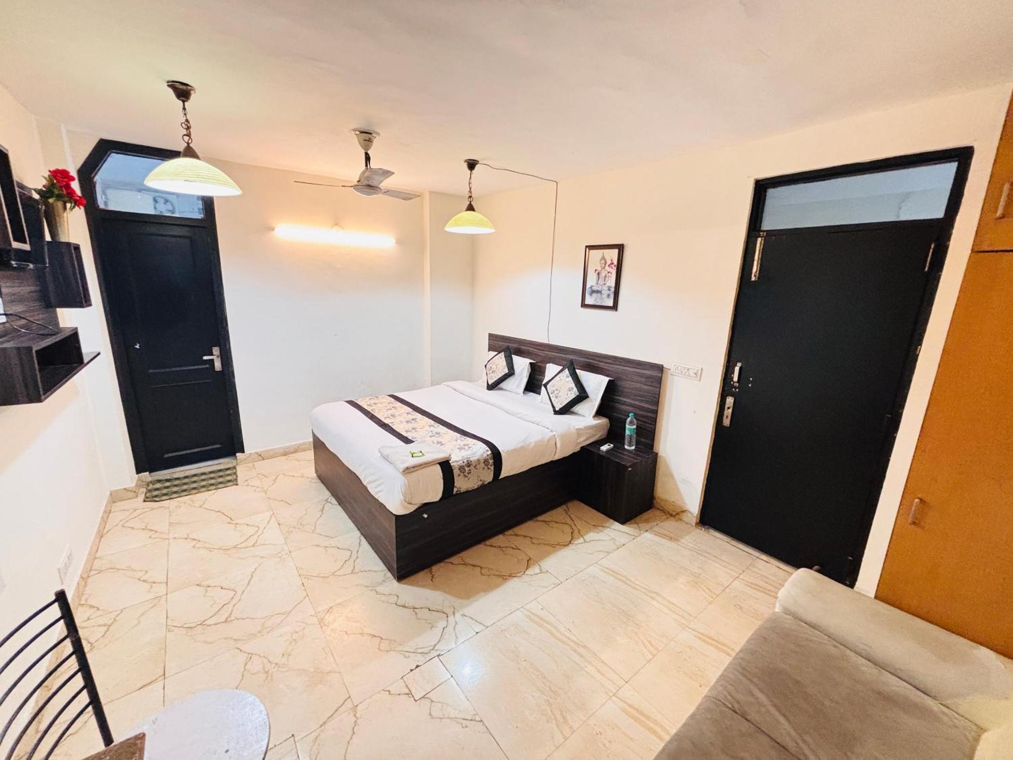 Hauz Khas Villa New Delhi Exterior photo