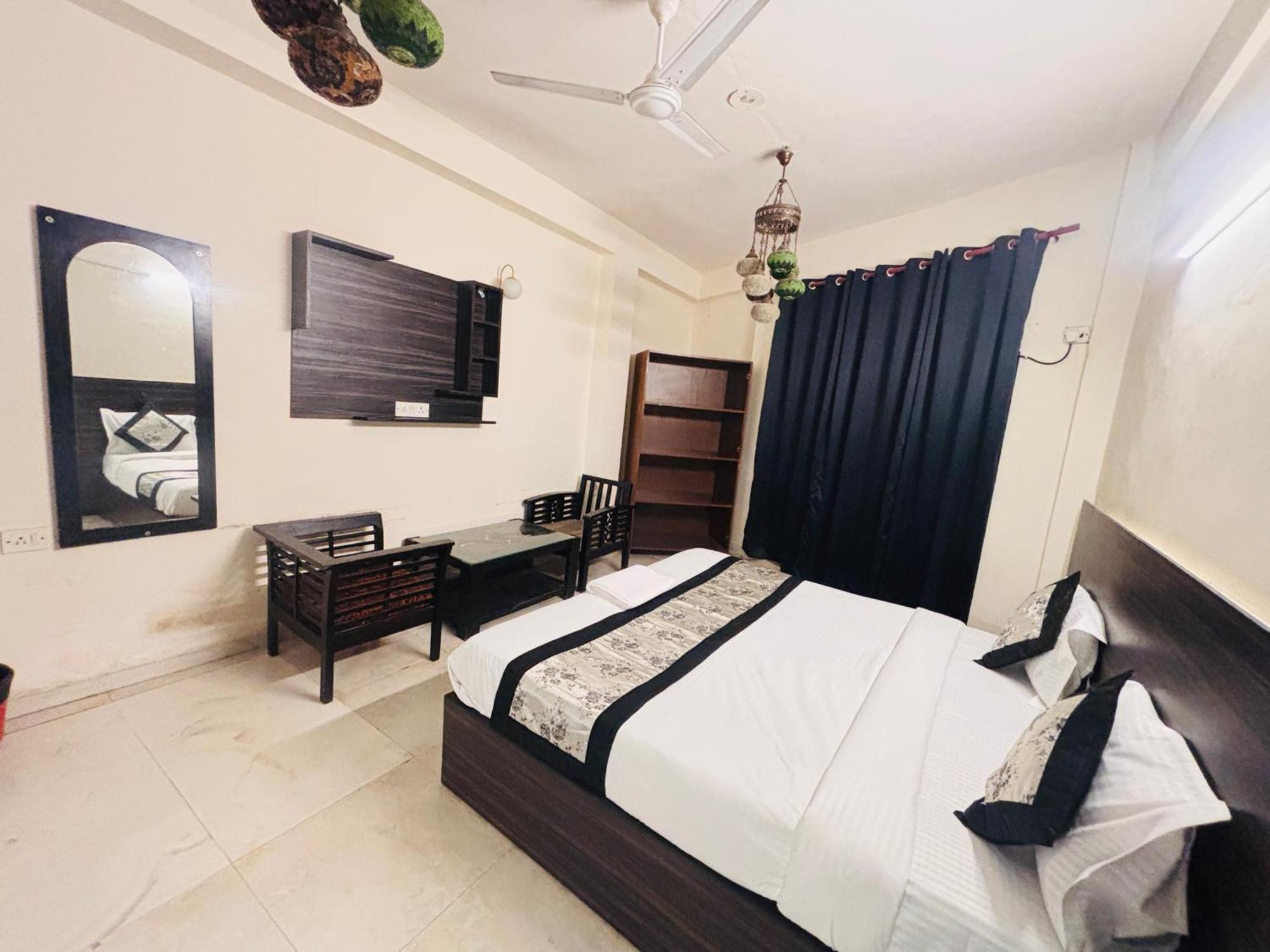 Hauz Khas Villa New Delhi Exterior photo