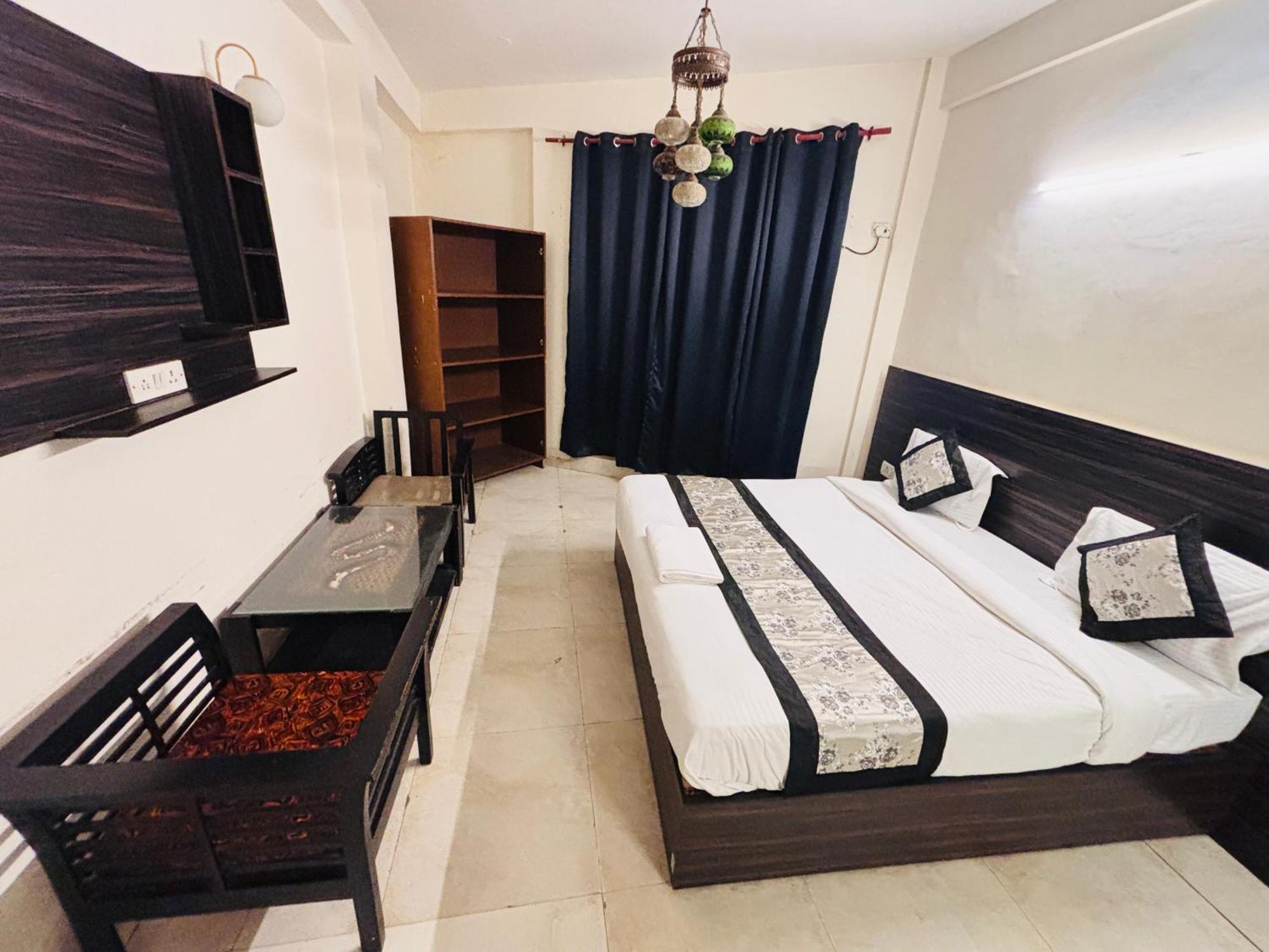 Hauz Khas Villa New Delhi Exterior photo