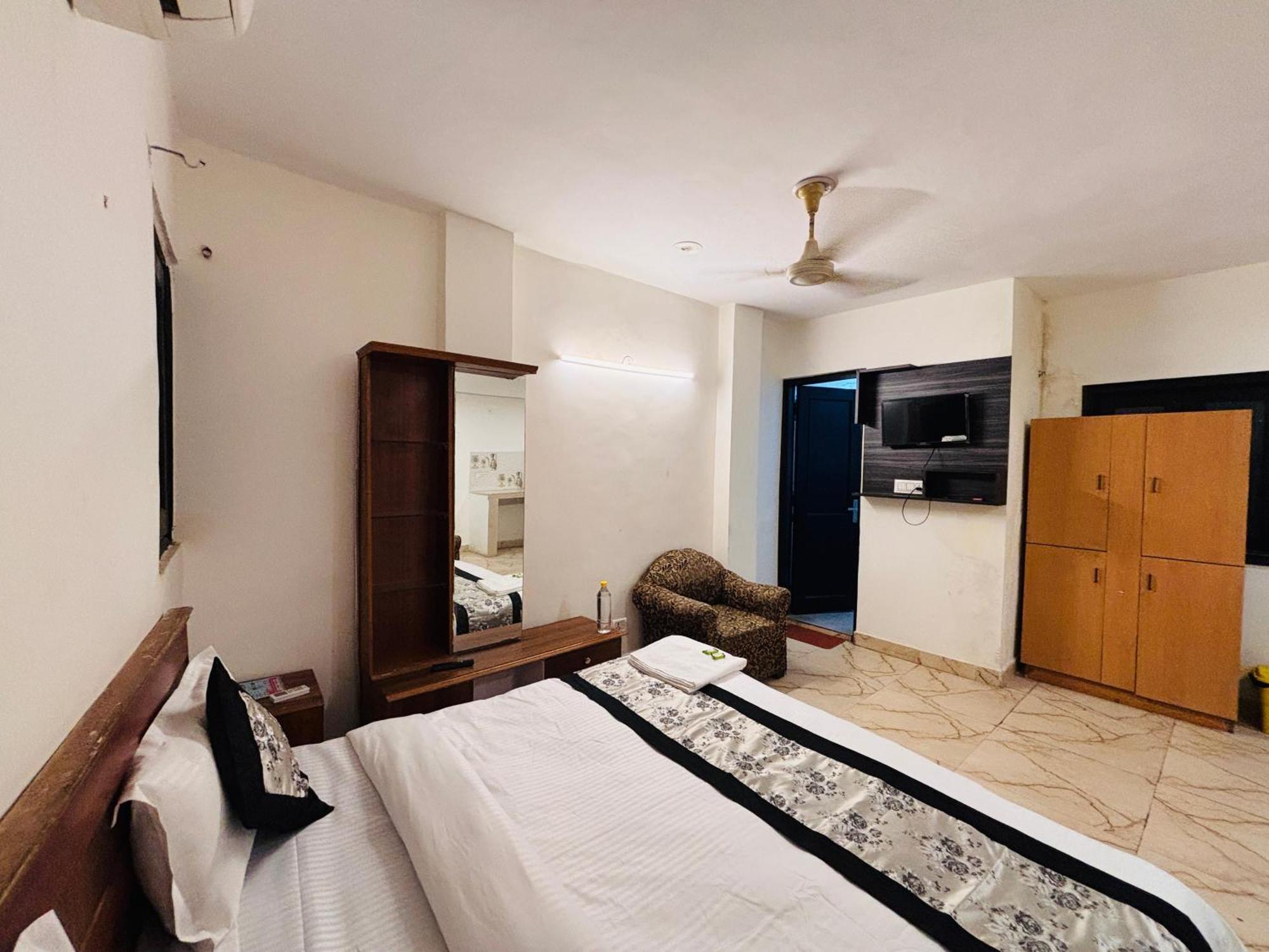 Hauz Khas Villa New Delhi Exterior photo