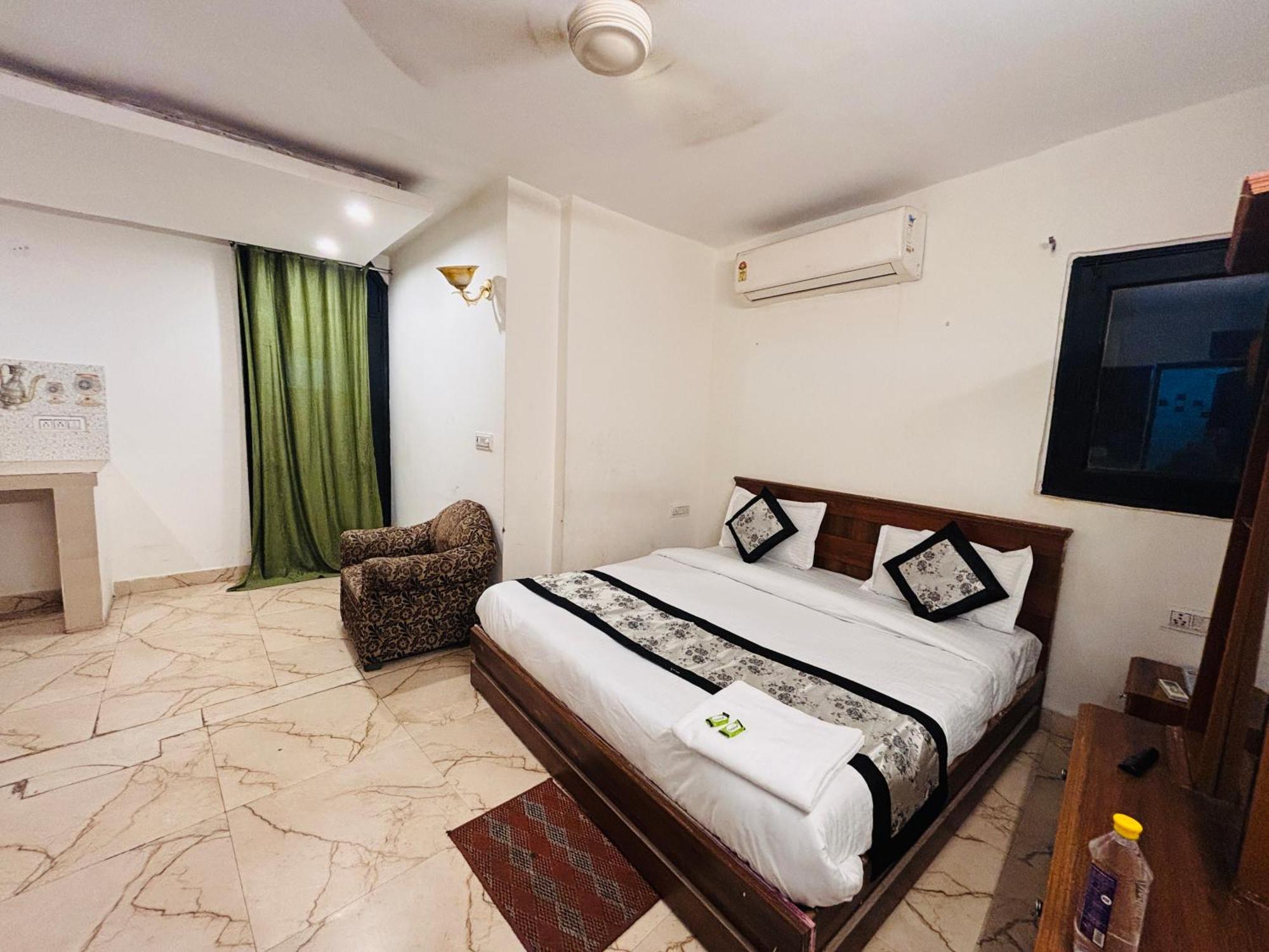 Hauz Khas Villa New Delhi Exterior photo
