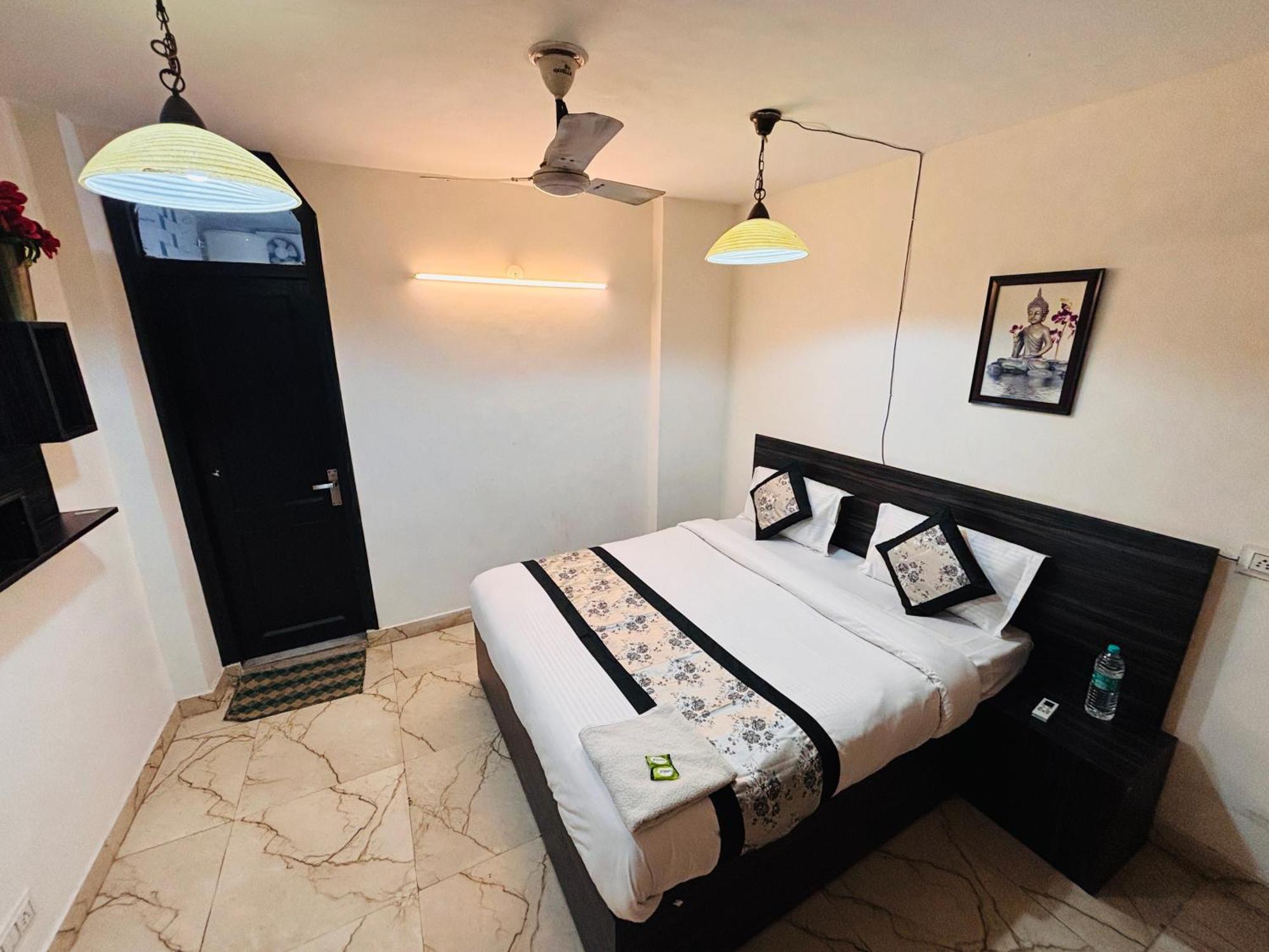 Hauz Khas Villa New Delhi Exterior photo
