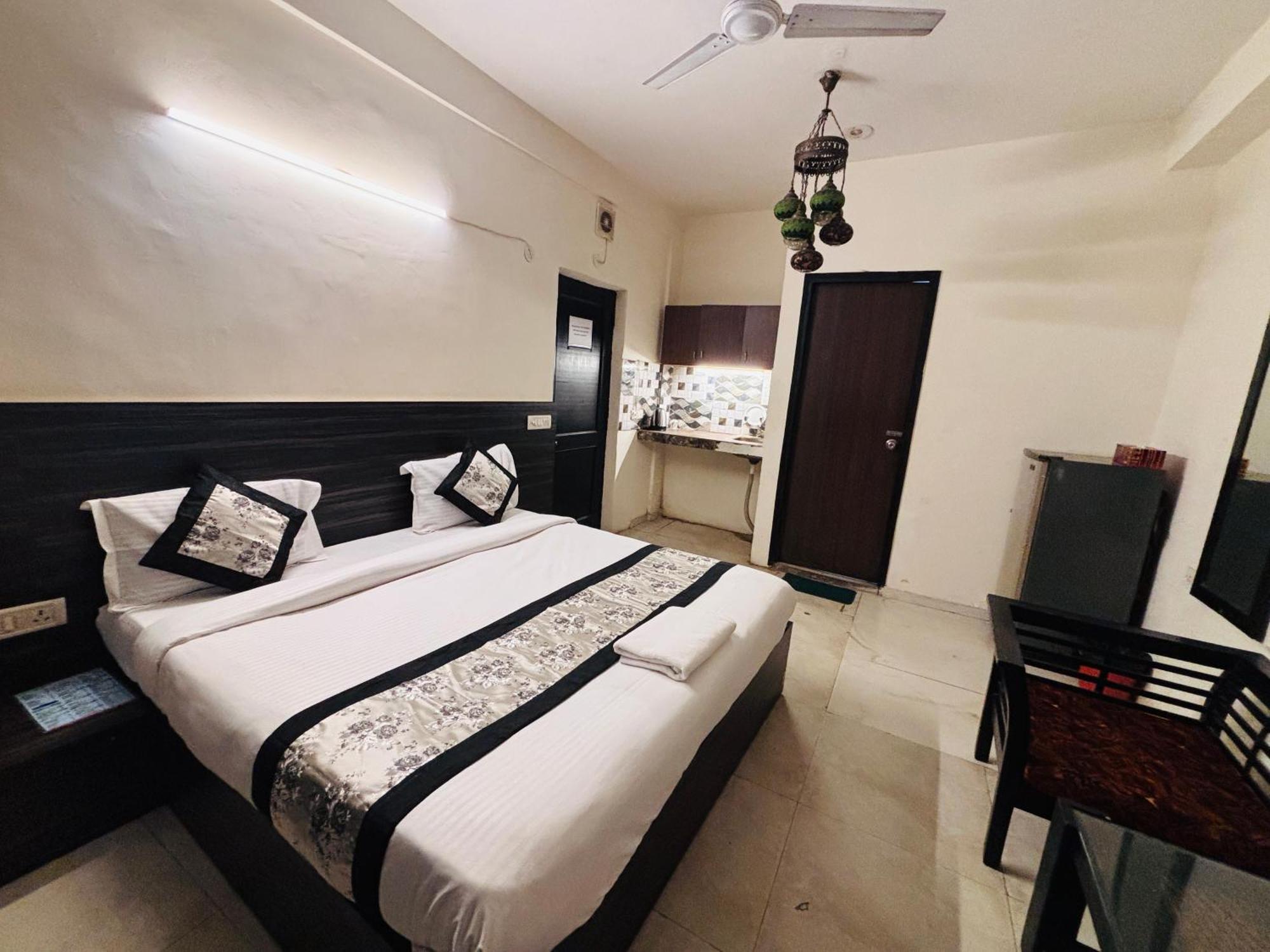 Hauz Khas Villa New Delhi Exterior photo